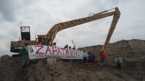Maquinaria pesada ya trabajan en el lugar