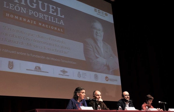 En esta misma mesa titulada Miguel León-Portilla, el Tlamatini, la cual fue moderada por la doctora Aída Castilleja, secretaria Técnica del INAH, participó la periodista e historiadora Ángeles González Gamio.F. M