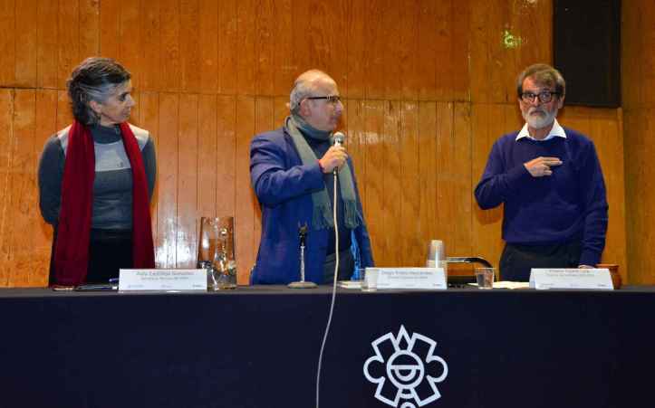El titular del INAH, Diego Prieto, dio posesión del cargo, y conminó a comprometerse de forma organizada, crítica y abierta, en las transformaciones que requiere el plantel.Foto Melitón Tapia INAH