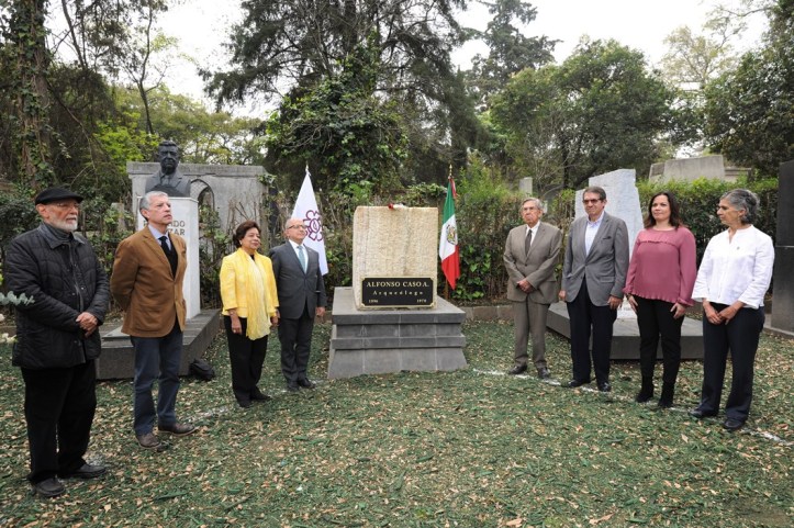 Con homenaje a su fundador, Alfonso Caso, el INAH culmina conmemoraciones por su 80 aniversario. Foto Mauricio Marat. INAH...