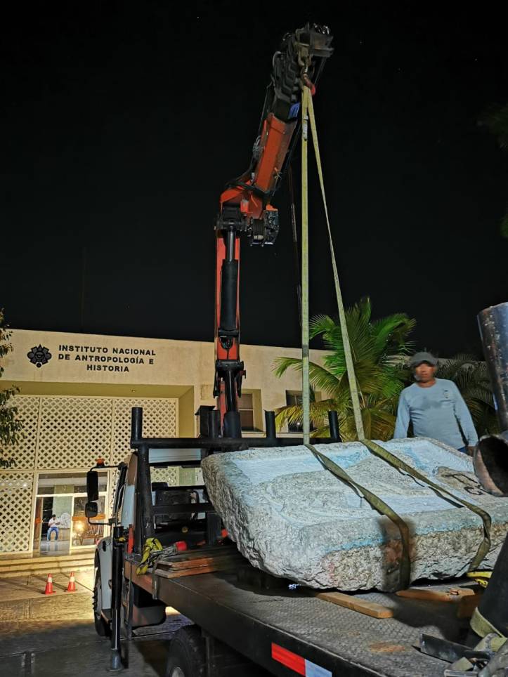 Fue el pasado 18 de febrero cuando el elemento de casi una tonelada de peso, arribó mediante un operativo nocturno a la Sección de Conservación del C.INAH Yucatan